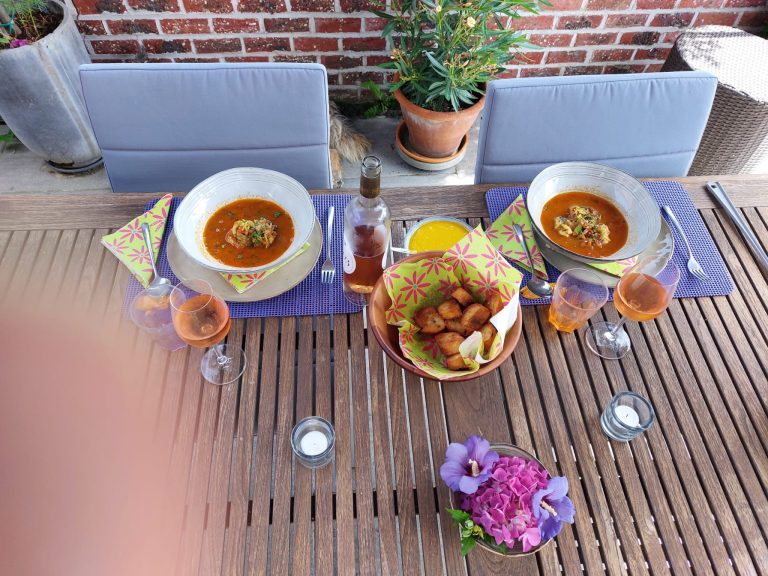 Bouilla table (2)